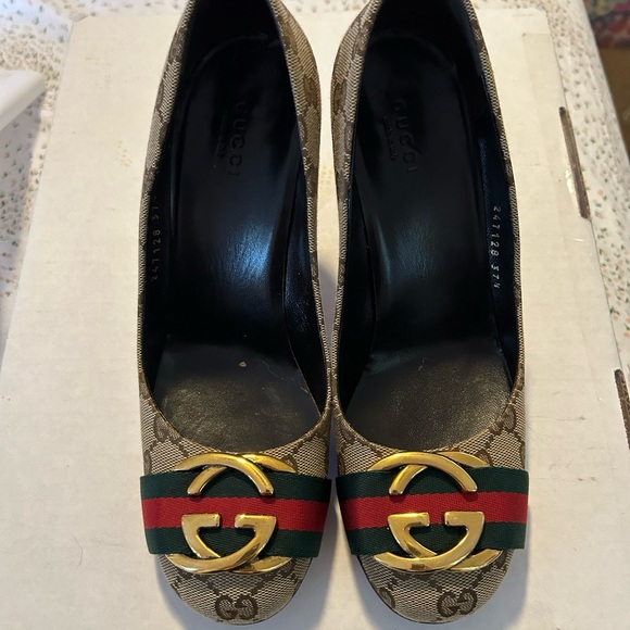 Gucci Shoes - Gucci Women's GG Canvas Pump in Beige with Signature Web Stripe